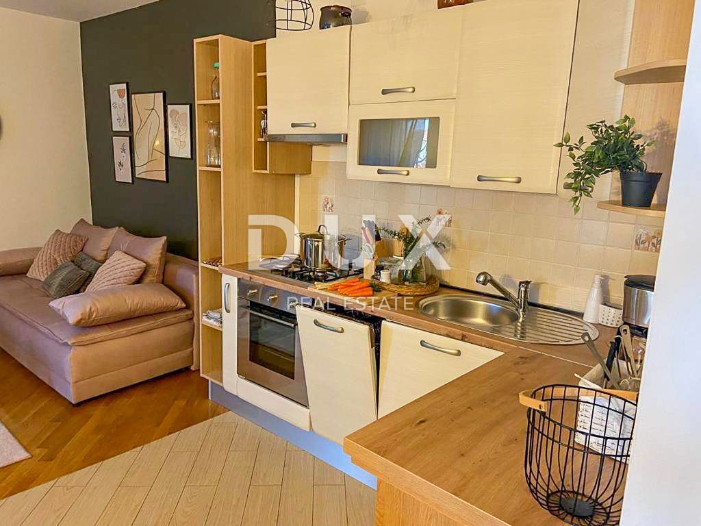 OPATIJA, IČIĆI – una bellissima villa con un ricco giardino e vista mare, garage e vicinanza al mare
