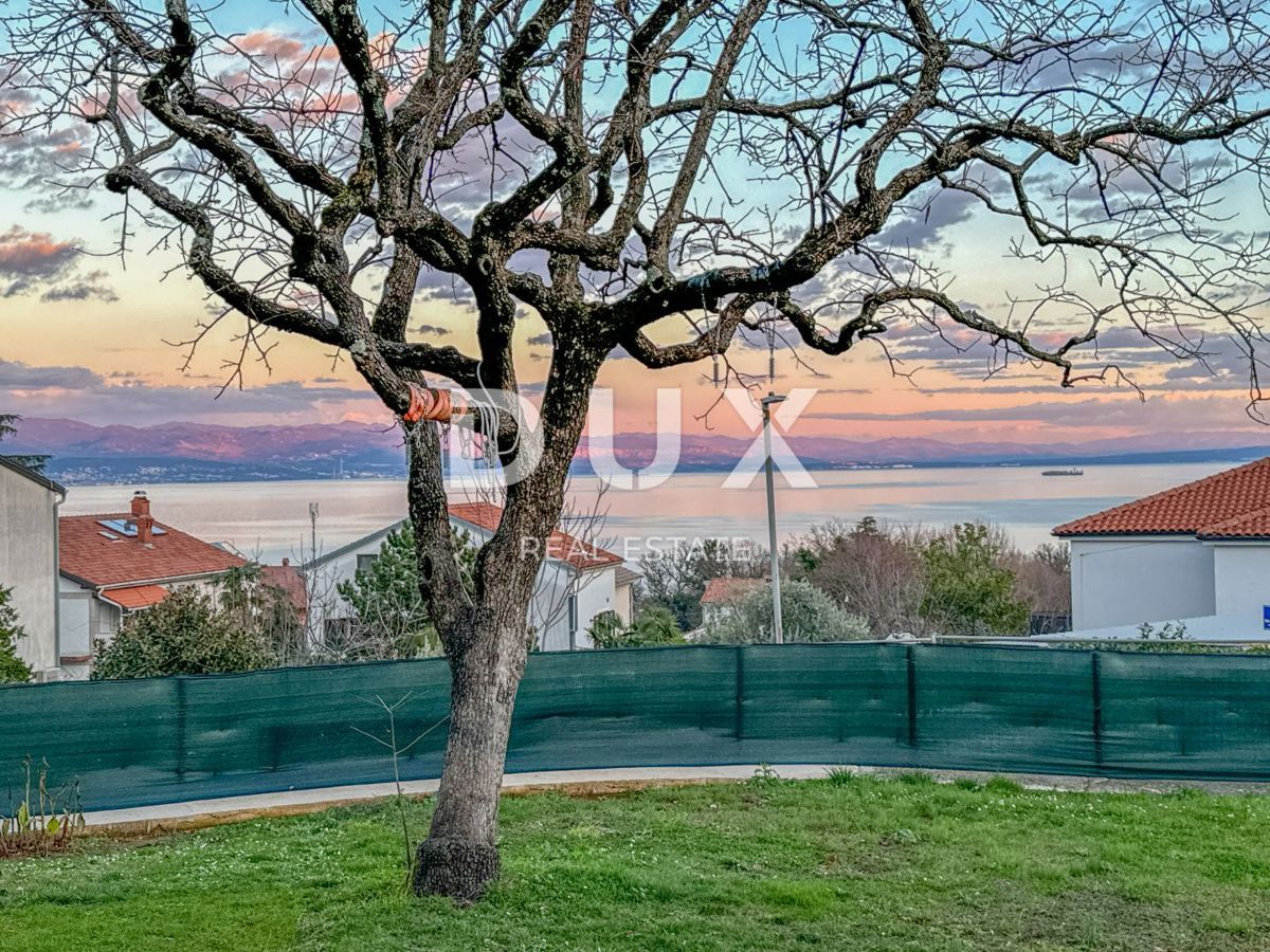 OPATIJA, IČIĆI – una bellissima villa con un ricco giardino e vista mare, garage e vicinanza al mare