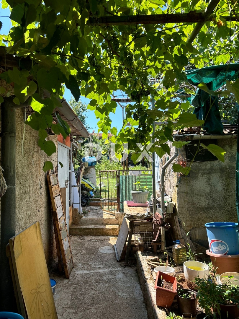 ISTRIA, POLA - Appartamento con ampio giardino in ottima posizione! Possibilità di acquisto a credito!