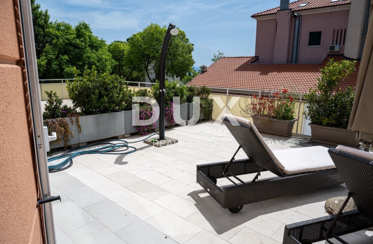 NOVI VINODOLSKI - appartamento con una bellissima terrazza a 100 m dal mare