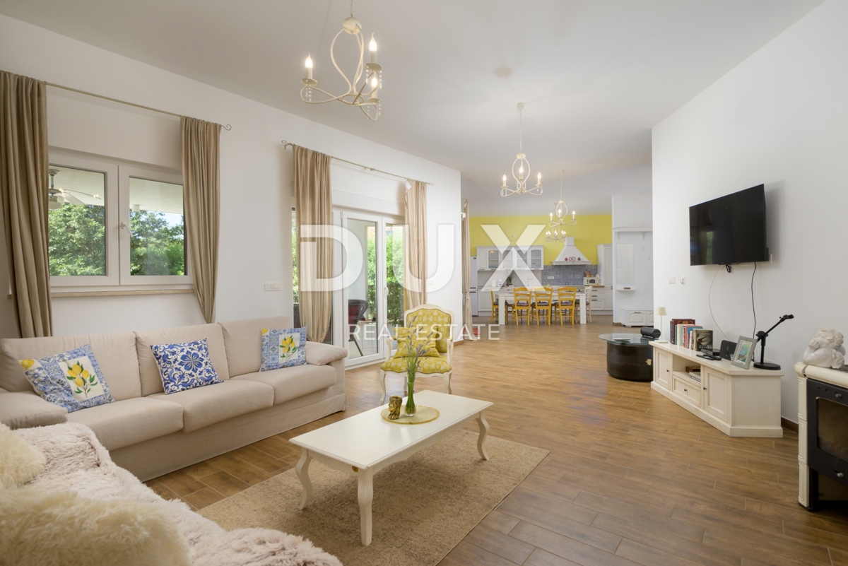 ISTRIA, SVETVINČENAT - Villa moderna in un'ottima posizione
