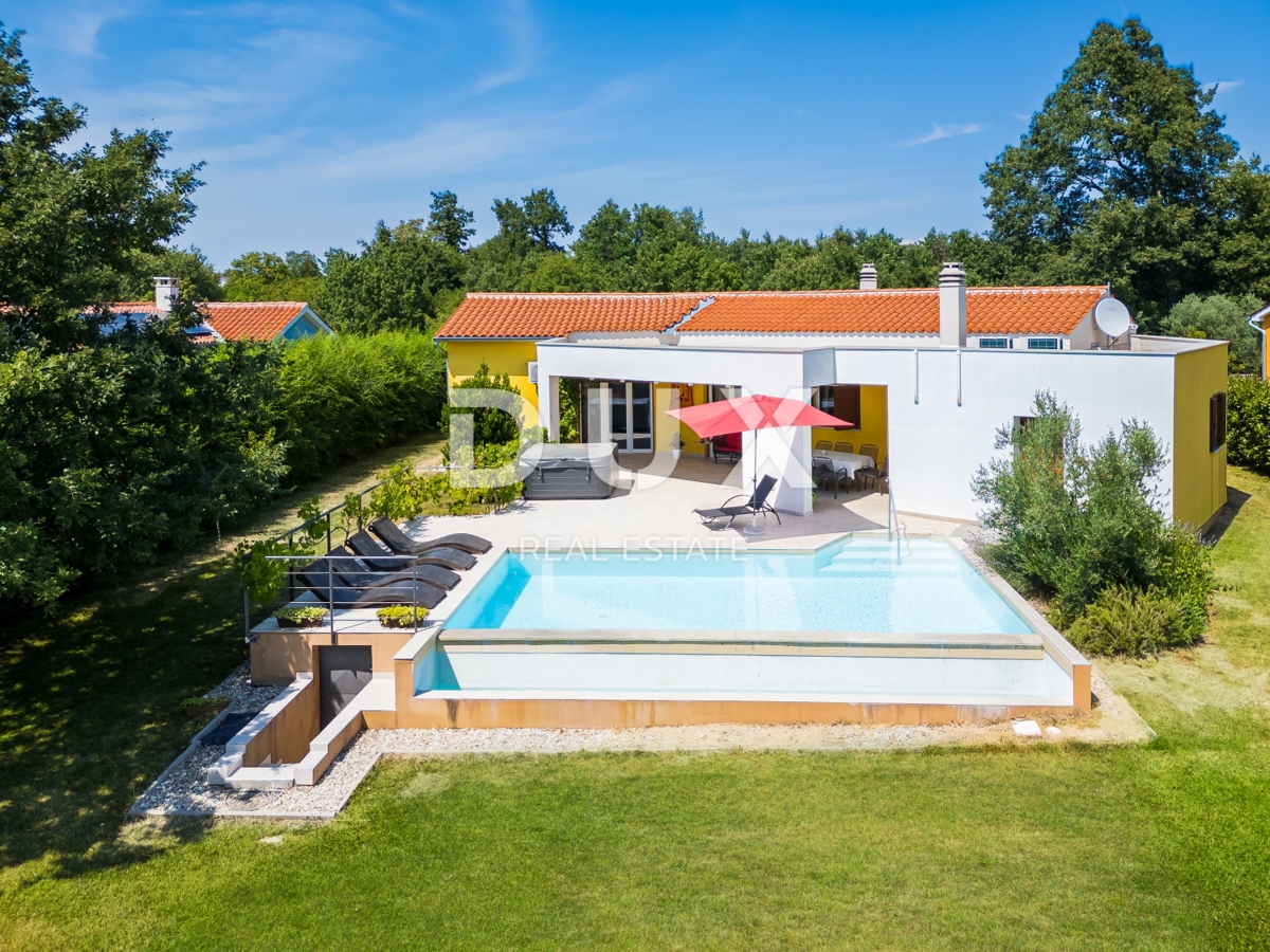 ISTRIA, SVETVINČENAT - Villa moderna in un'ottima posizione