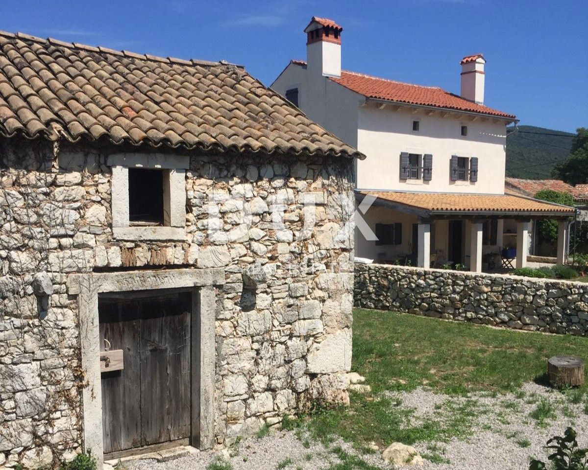 ISTRIA, RABAC - Una magica tenuta con due case vicino al mare