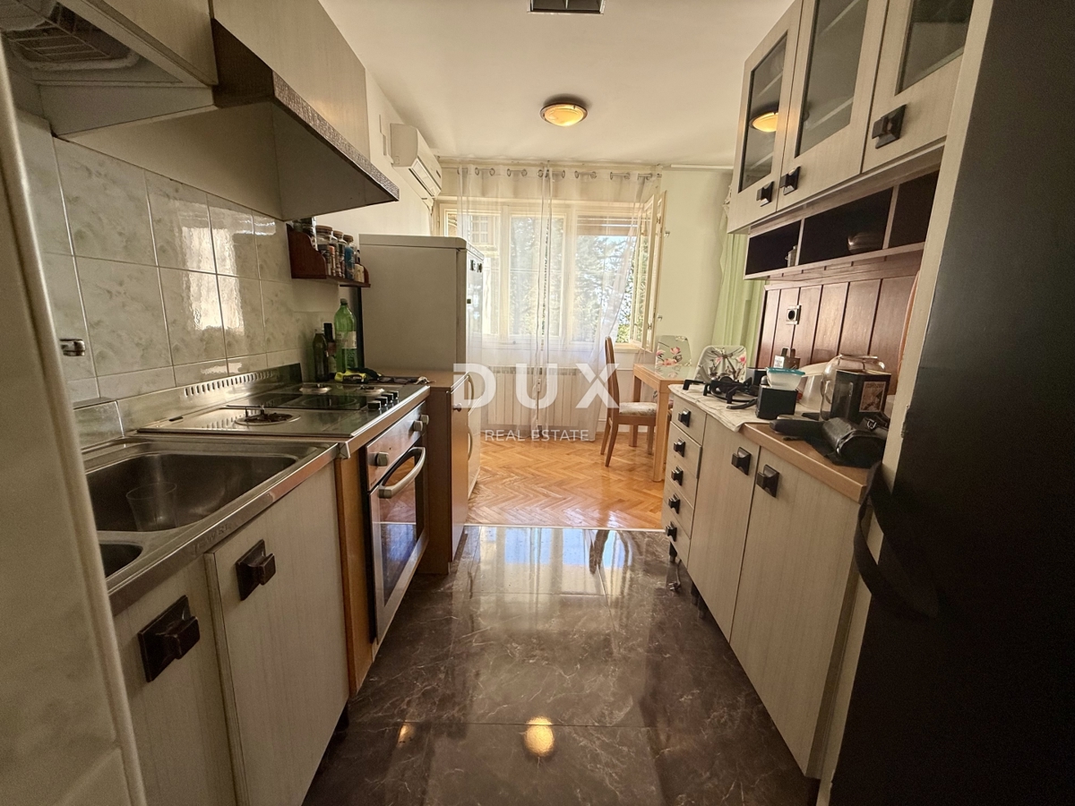 RIJEKA, VEŽICA - 2 CAMERE DA LETTO + SOGGIORNO, 62 m2, POSIZIONE!