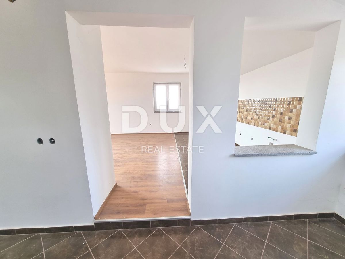 ISTRIA, MARČANA - Casa con garage nel villaggio, non finita