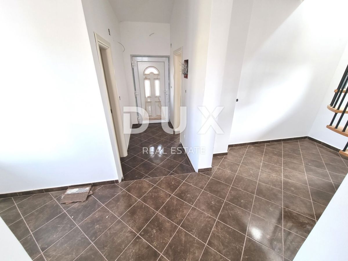 ISTRIA, MARČANA - Casa con garage nel villaggio, non finita