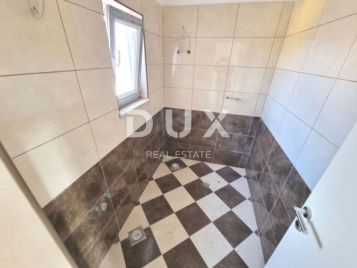 ISTRIA, MARČANA - Casa con garage nel villaggio, non finita