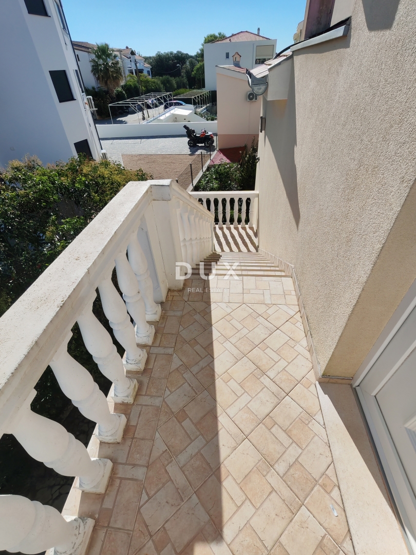 ZADAR, PETRČANE - Casa con 3 ampi appartamenti e una splendida vista sul mare! Punta Skala!