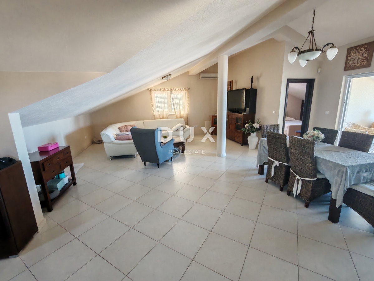 ZADAR, PETRČANE - Casa con 3 ampi appartamenti e una splendida vista sul mare! Punta Skala!