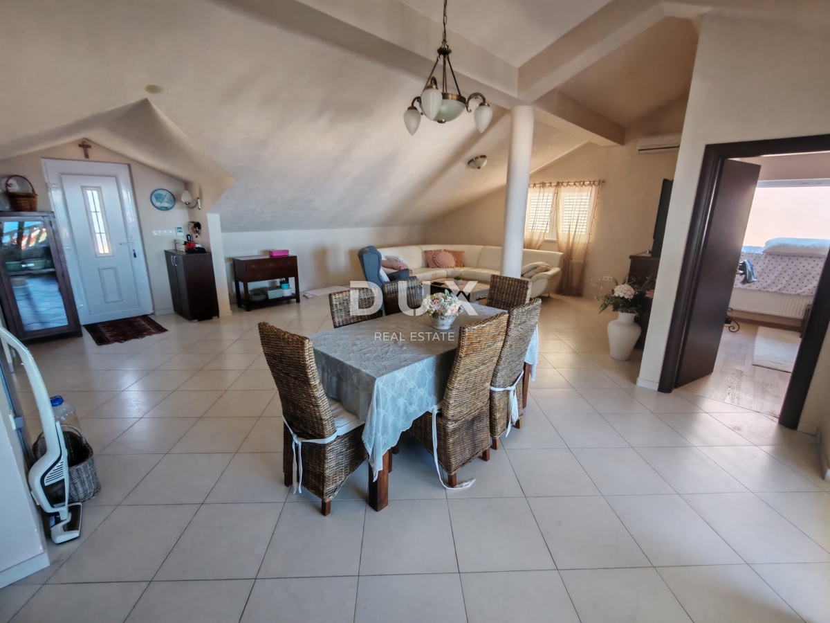 ZADAR, PETRČANE - Casa con 3 ampi appartamenti e una splendida vista sul mare! Punta Skala!