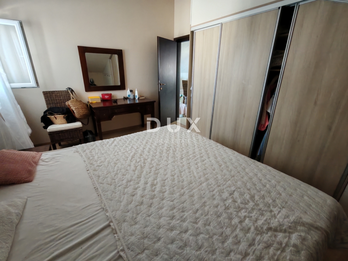 ZADAR, PETRČANE - Casa con 3 ampi appartamenti e una splendida vista sul mare! Punta Skala!