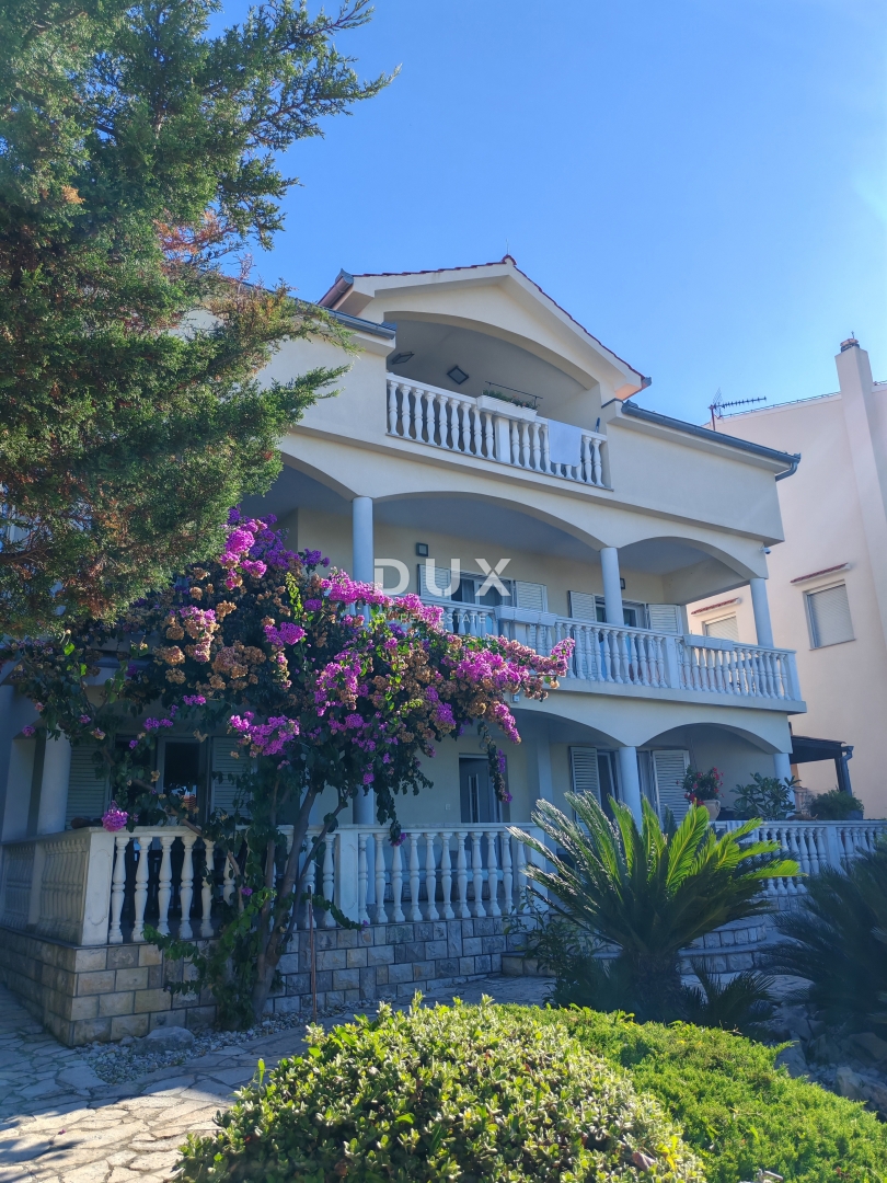 ZADAR, PETRČANE - Casa con 3 ampi appartamenti e una splendida vista sul mare! Punta Skala!