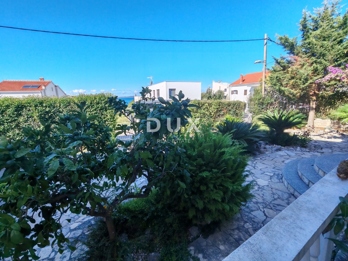 ZADAR, PETRČANE - Casa con 3 ampi appartamenti e una splendida vista sul mare! Punta Skala!