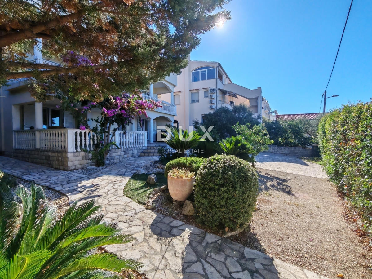 ZADAR, PETRČANE - Casa con 3 ampi appartamenti e una splendida vista sul mare! Punta Skala!