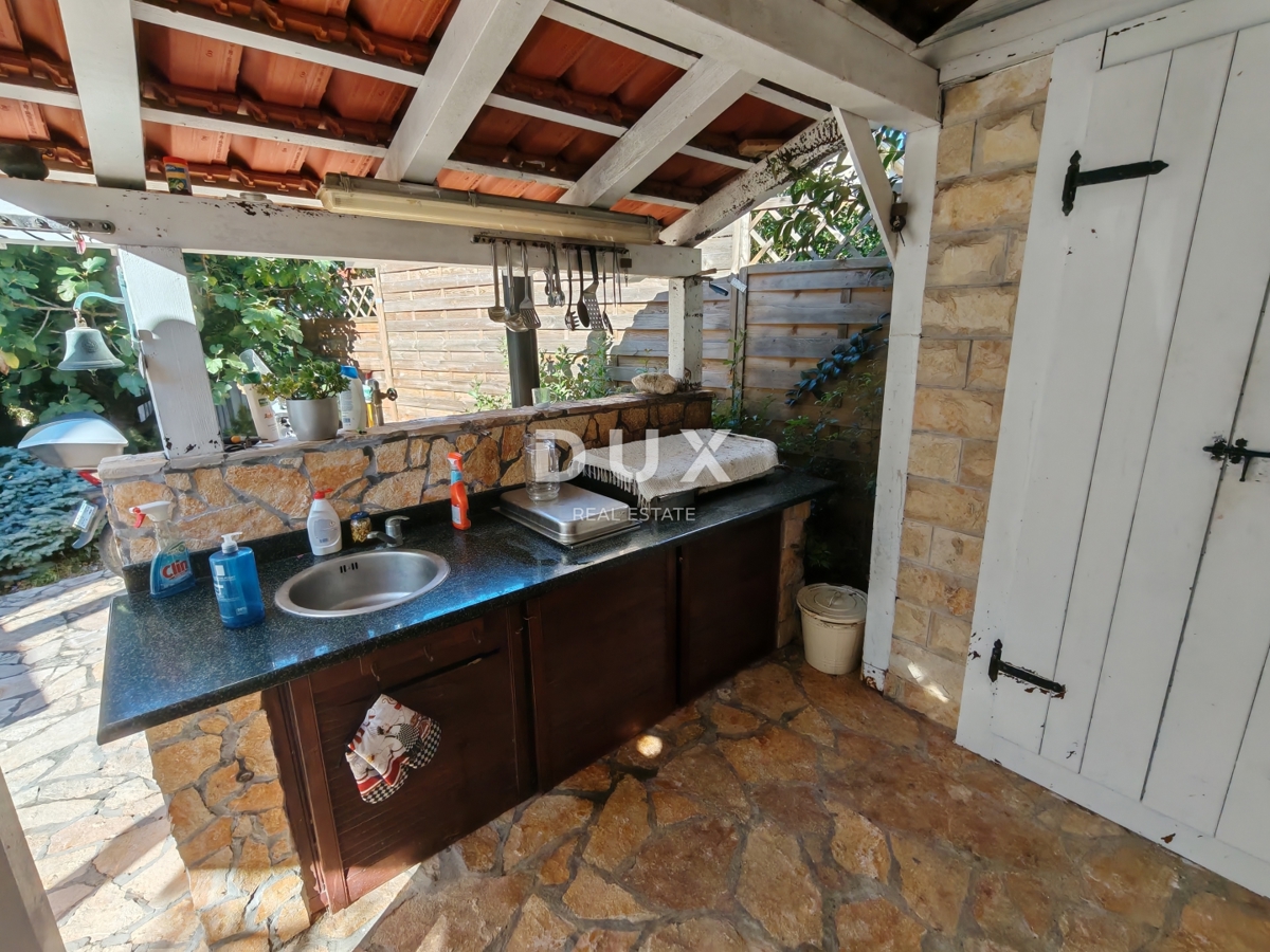 ZADAR, PETRČANE - Casa con 3 ampi appartamenti e una splendida vista sul mare! Punta Skala!