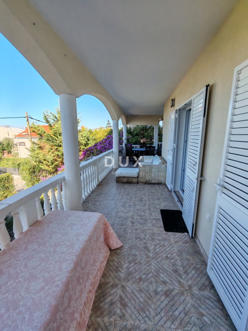 ZADAR, PETRČANE - Casa con 3 ampi appartamenti e una splendida vista sul mare! Punta Skala!