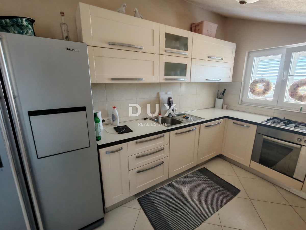 ZADAR, PETRČANE - Casa con 3 ampi appartamenti e una splendida vista sul mare! Punta Skala!