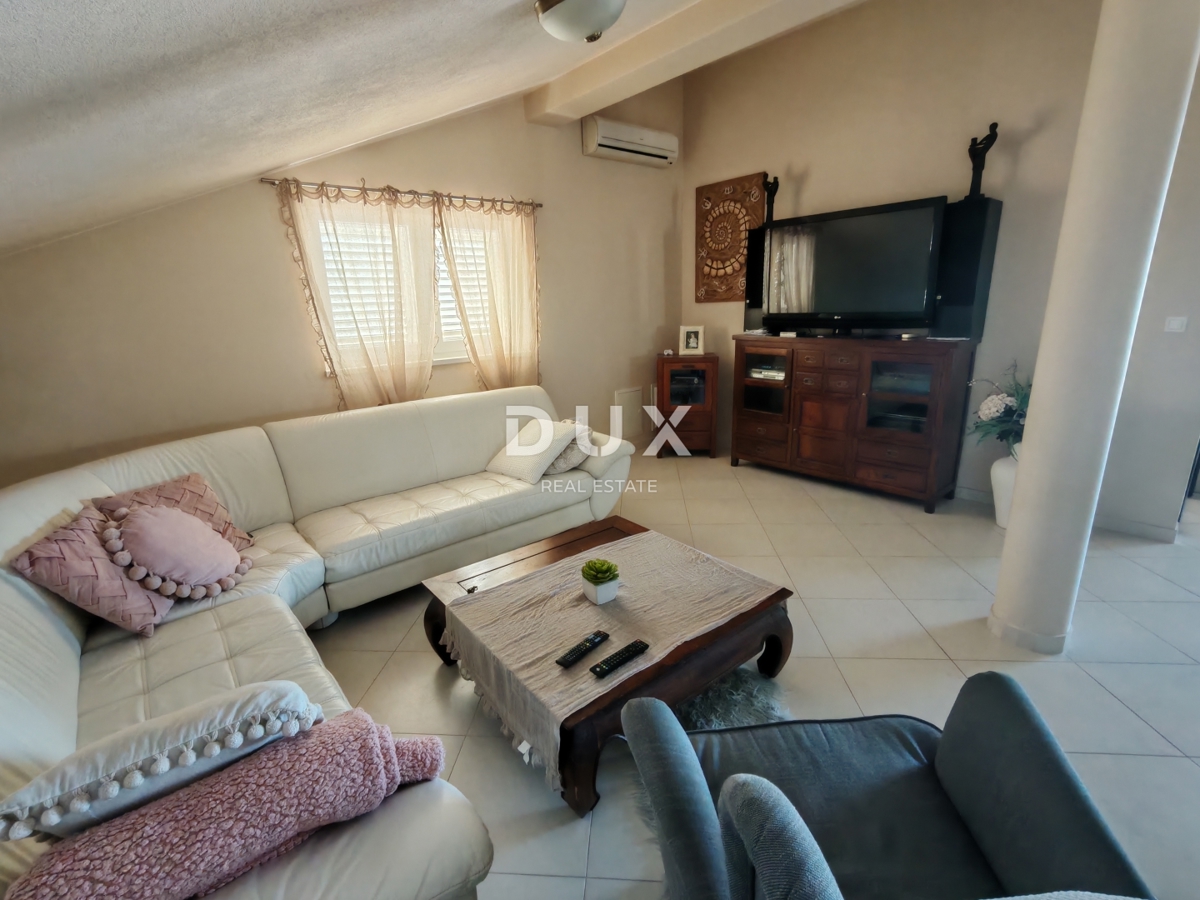 ZADAR, PETRČANE - Casa con 3 ampi appartamenti e una splendida vista sul mare! Punta Skala!