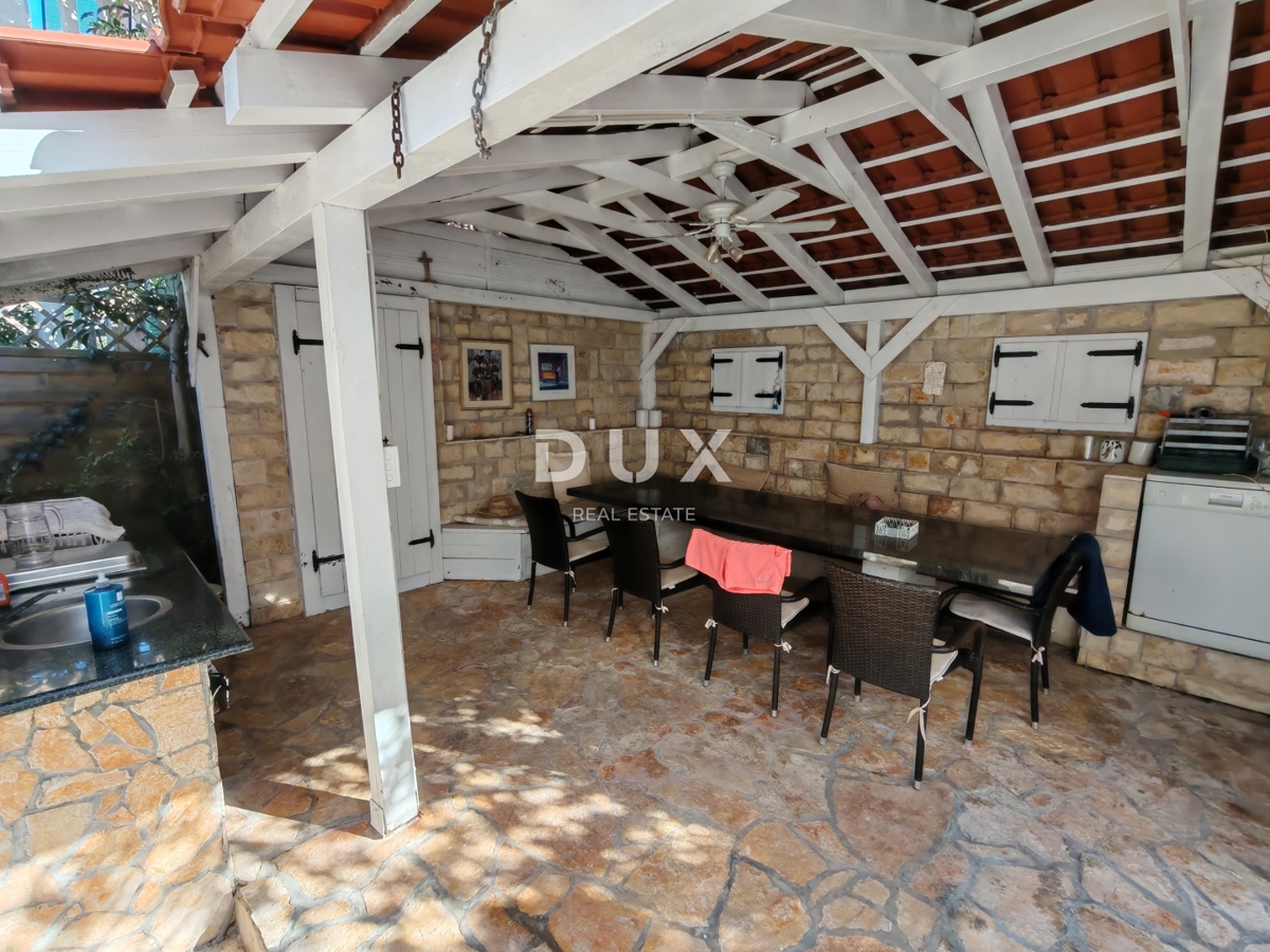 ZADAR, PETRČANE - Casa con 3 ampi appartamenti e una splendida vista sul mare! Punta Skala!