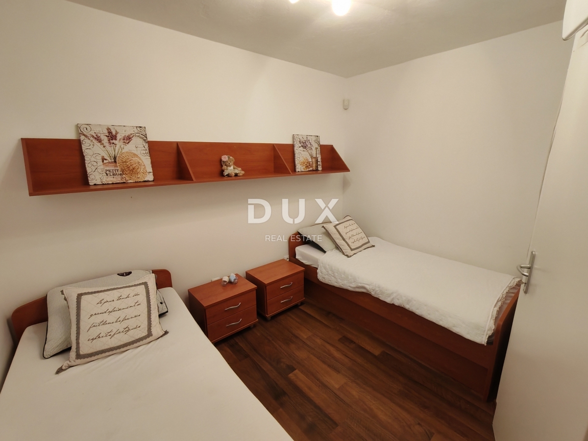 ZADAR, PETRČANE - Casa con 3 ampi appartamenti e una splendida vista sul mare! Punta Skala!