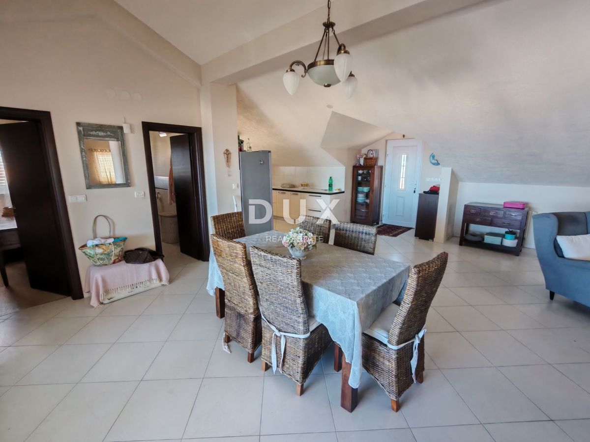 ZADAR, PETRČANE - Casa con 3 ampi appartamenti e una splendida vista sul mare! Punta Skala!