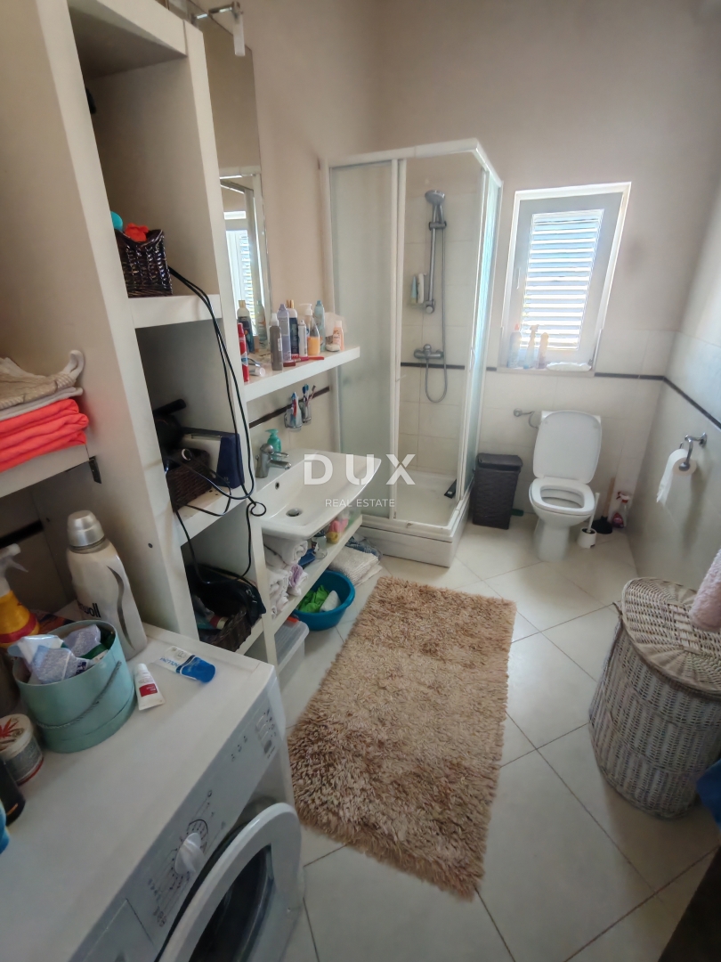 ZADAR, PETRČANE - Casa con 3 ampi appartamenti e una splendida vista sul mare! Punta Skala!