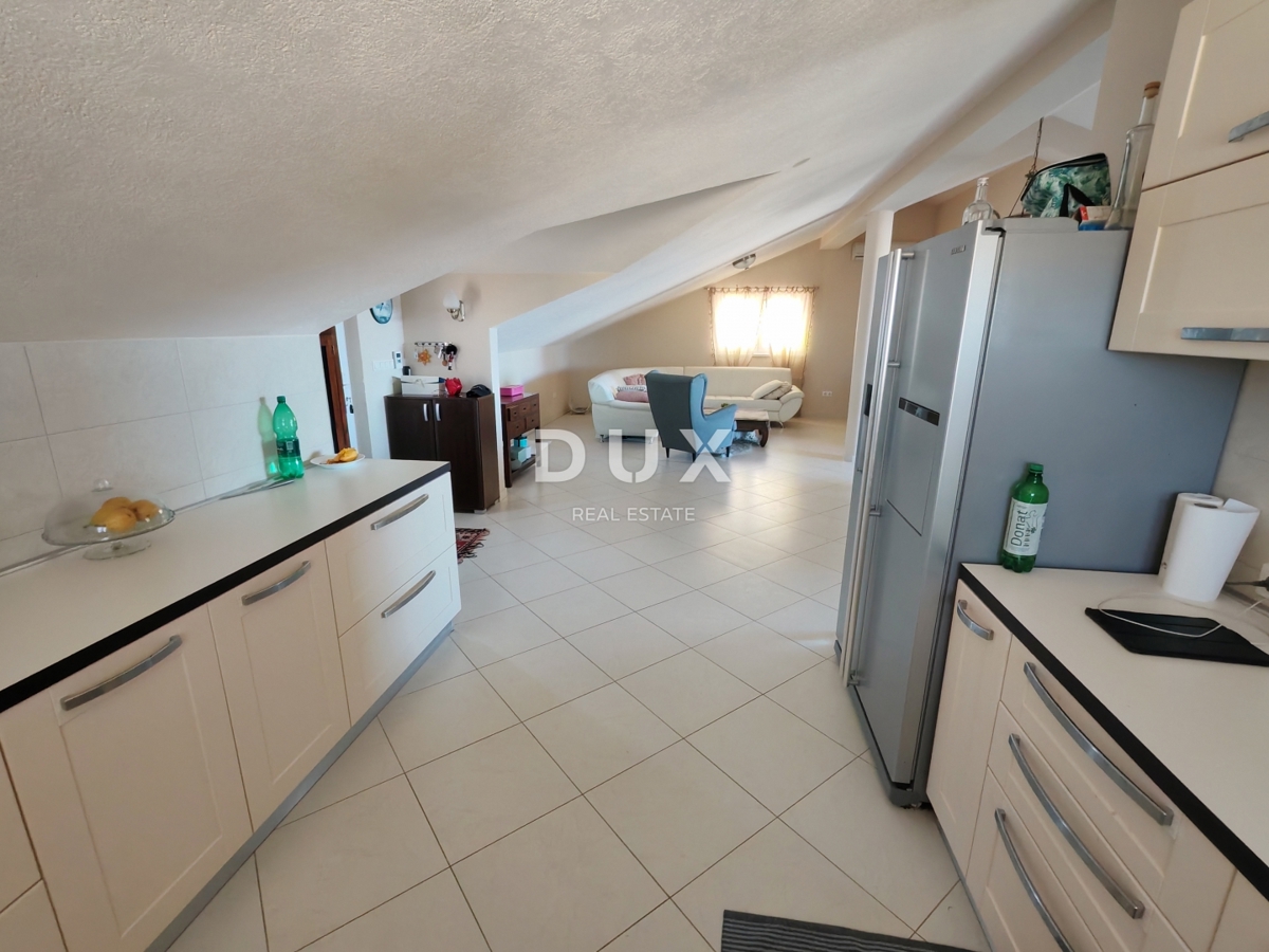 ZADAR, PETRČANE - Casa con 3 ampi appartamenti e una splendida vista sul mare! Punta Skala!