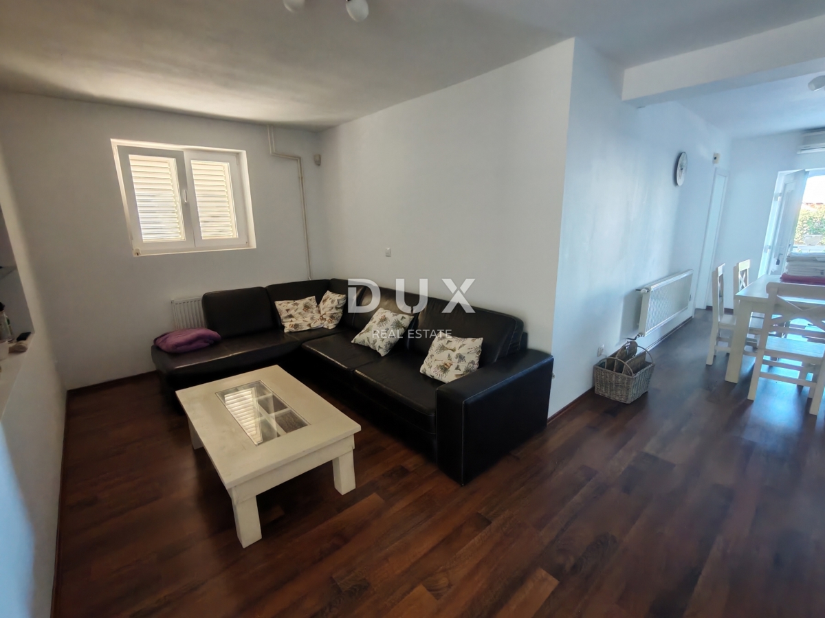 ZADAR, PETRČANE - Casa con 3 ampi appartamenti e una splendida vista sul mare! Punta Skala!