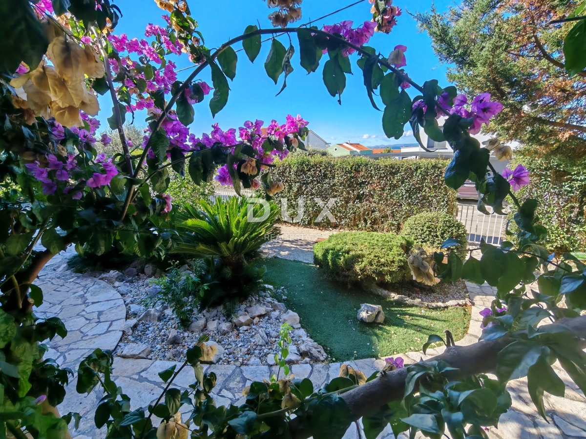 ZADAR, PETRČANE - Casa con 3 ampi appartamenti e una splendida vista sul mare! Punta Skala!