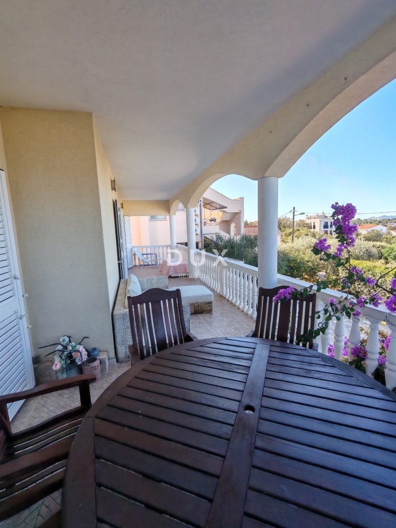 ZADAR, PETRČANE - Casa con 3 ampi appartamenti e una splendida vista sul mare! Punta Skala!