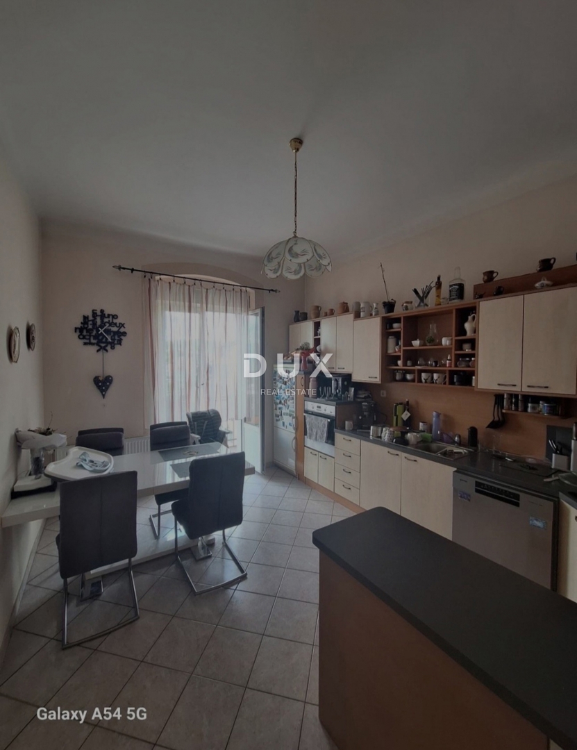 RIJEKA, BELVEDER - ampio appartamento signorile, vista mare