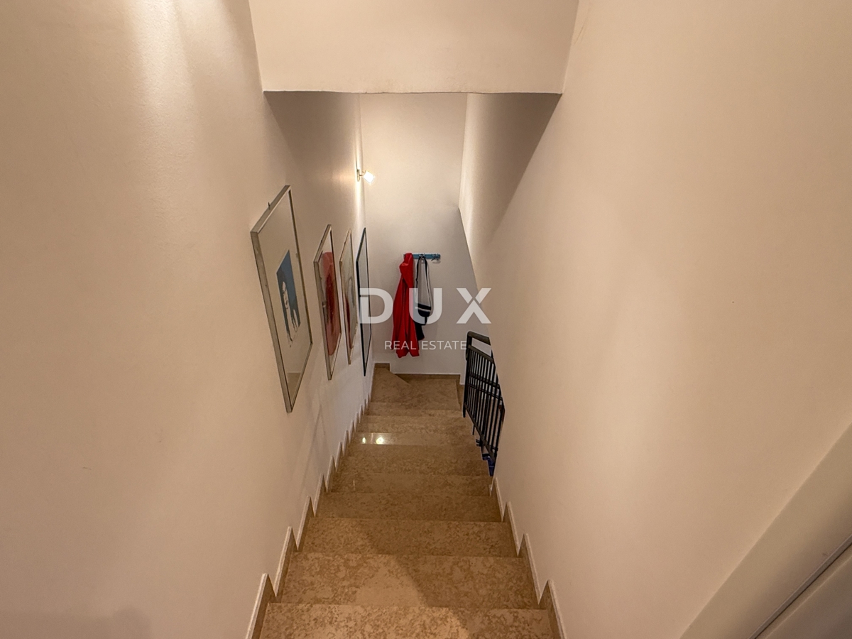 ISTRIA, BANJOLE (Volme) - Solo nella nostra offerta c'è una villa familiare con garage e tre appartamenti!