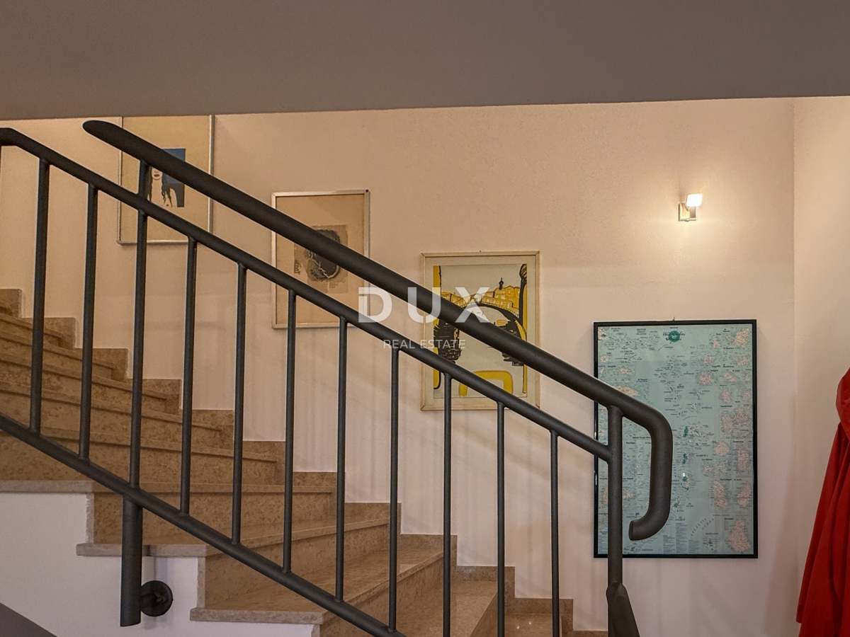 ISTRIA, BANJOLE (Volme) - Solo nella nostra offerta c'è una villa familiare con garage e tre appartamenti!