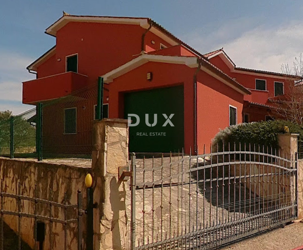 ISTRIA, BANJOLE (Volme) - Solo nella nostra offerta c'è una villa familiare con garage e tre appartamenti!
