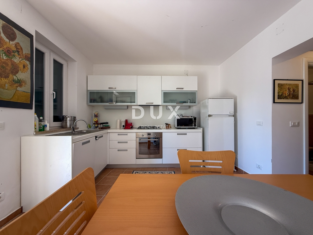 ISTRIA, BANJOLE (Volme) - Solo nella nostra offerta c'è una villa familiare con garage e tre appartamenti!