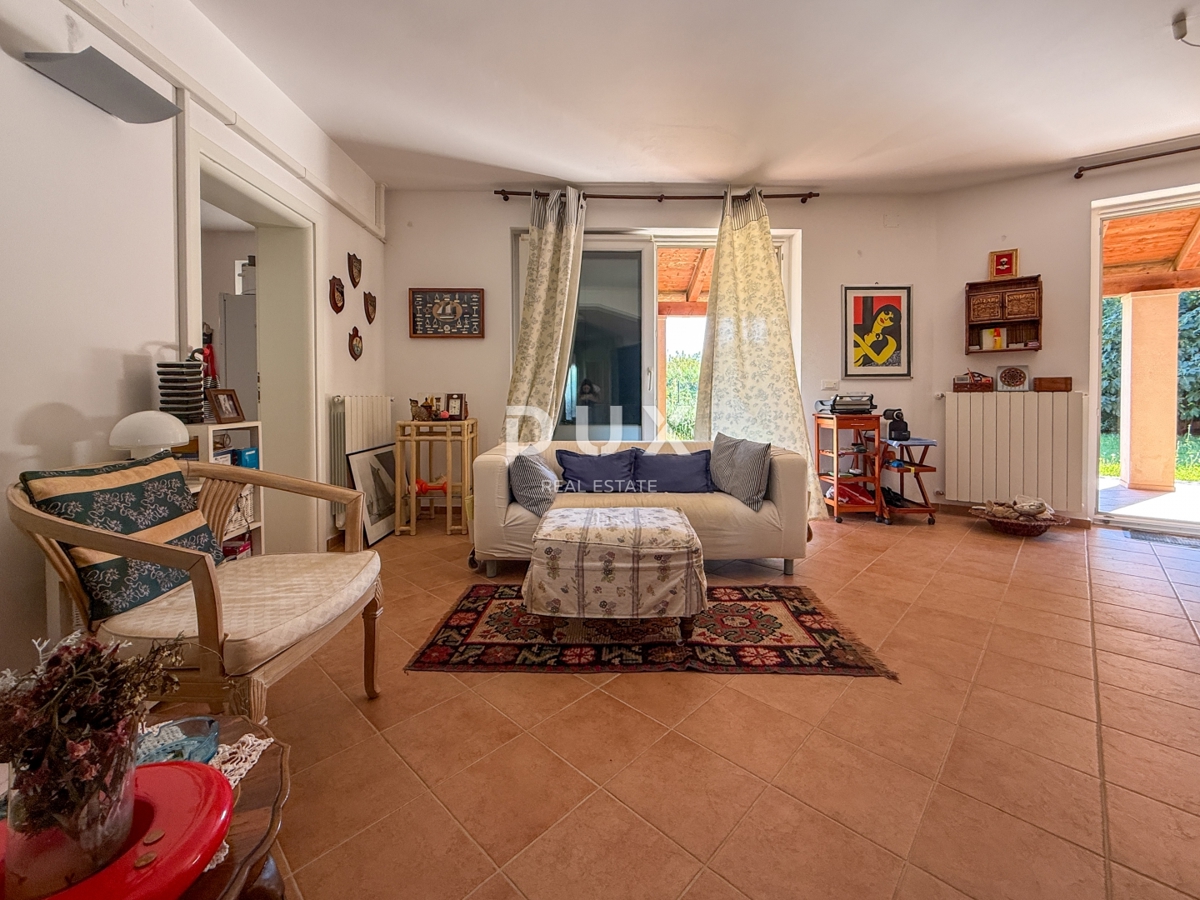 ISTRIA, BANJOLE (Volme) - Solo nella nostra offerta c'è una villa familiare con garage e tre appartamenti!