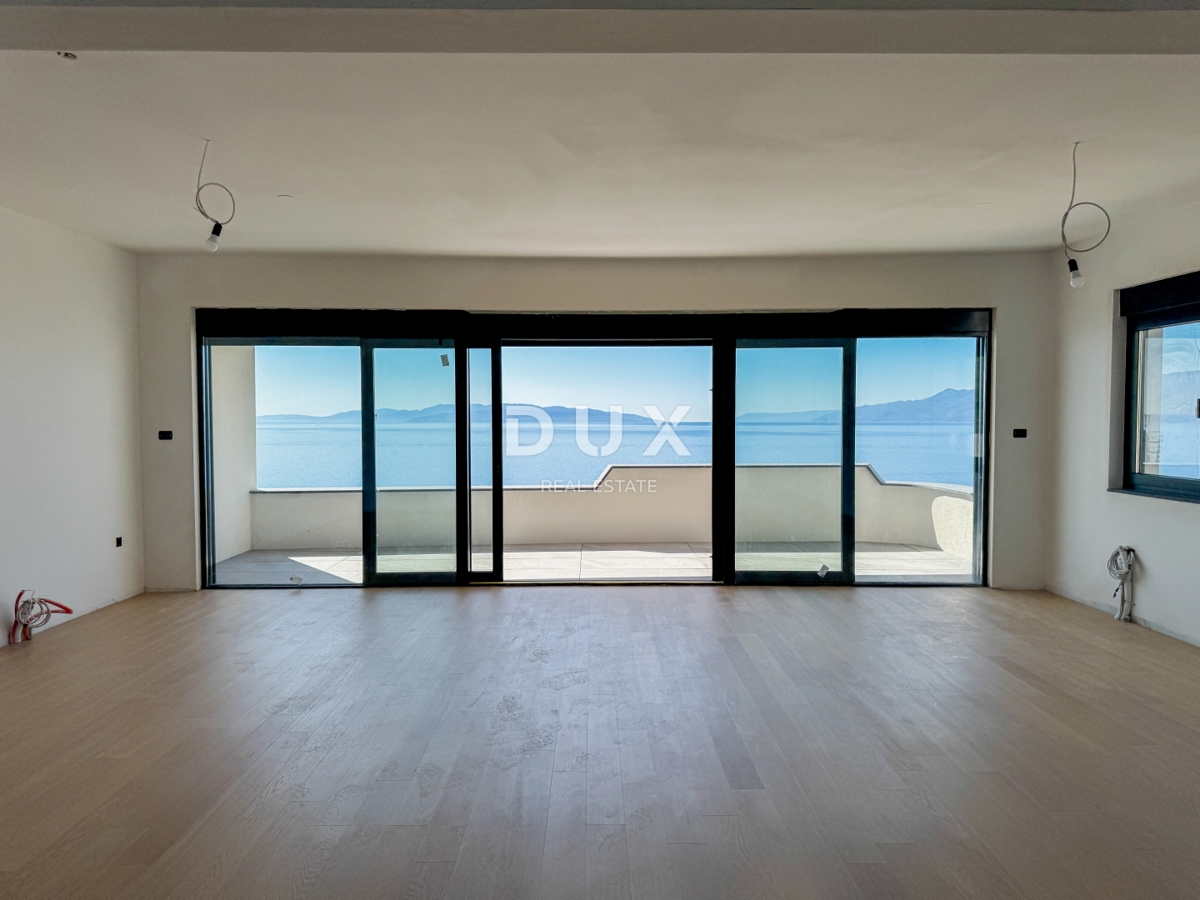 RIJEKA, KANTRIDA - Appartamento di 82 m2 in un lussuoso edificio di nuova costruzione a soli 250 metri dal mare con garage e vista panoramica sul mare