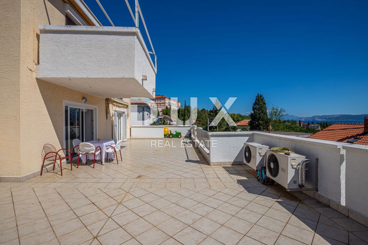CRIKVENICA - edificio residenziale commerciale in una posizione privilegiata