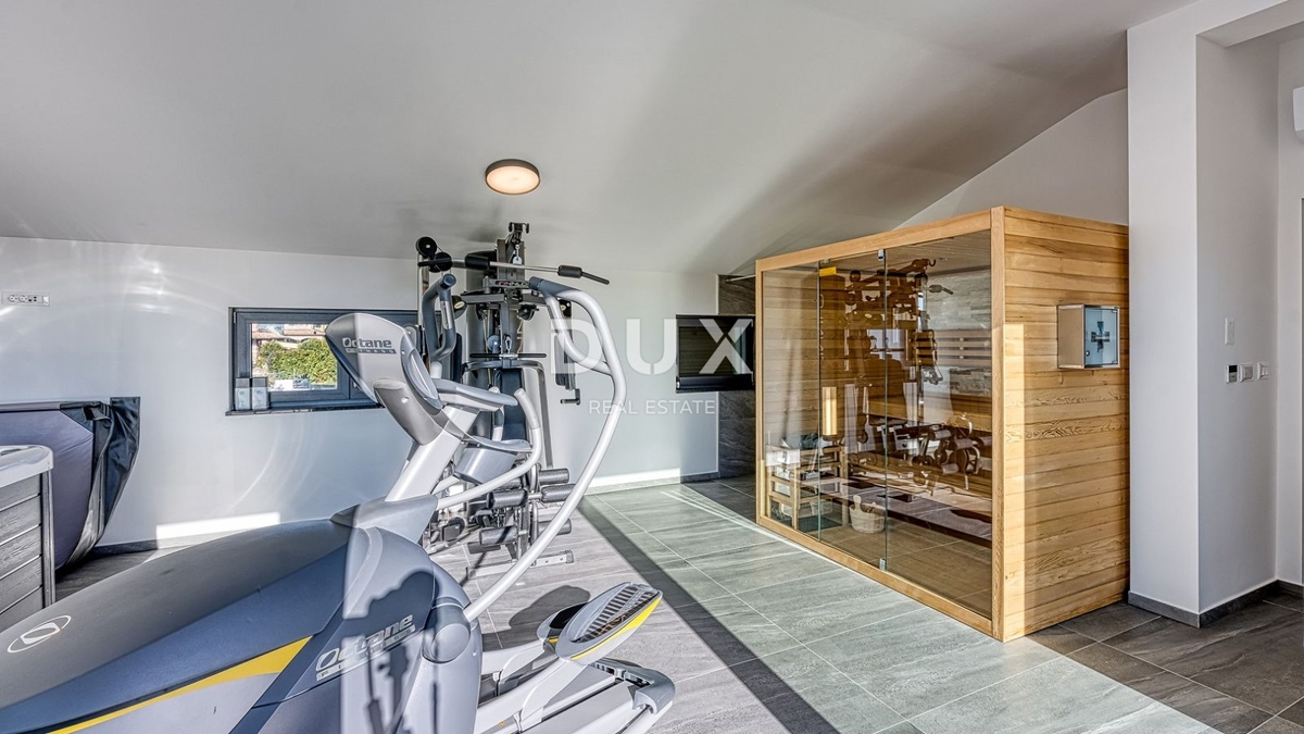 ISTRIA, PARENZO - Lussuosa casa bifamiliare con piscina, sauna e jacuzzi, 260m2