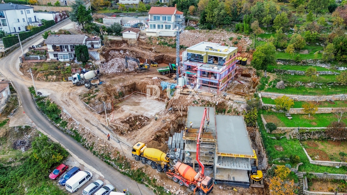 ABBAZIA, LOVRAN – residenza di lusso con piscina privata e vista panoramica sul mare