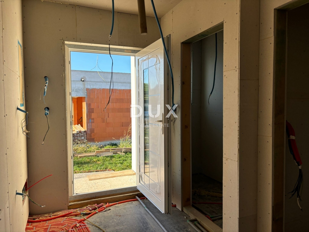 ISTRIA, POLA - Casa unifamiliare prefabbricata - ROH BAU vicino alla città! POSSIBILITÀ DI PERMUTA CON UN APPARTAMENTO!