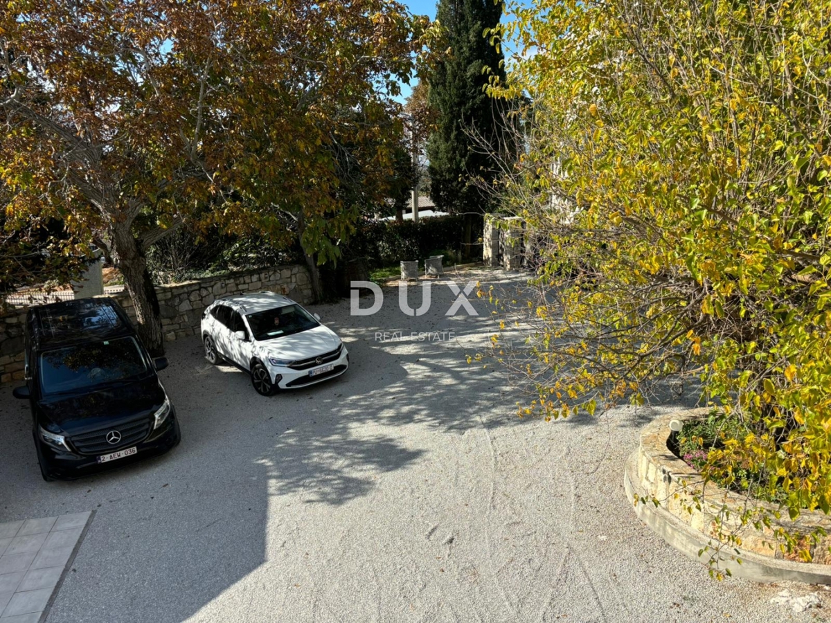 ISTRIA, PARENZO - Due case in stile rustico moderno con garage e un'offerta speciale!