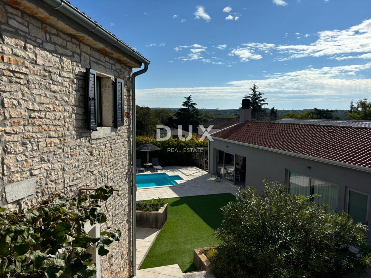 ISTRIA, PARENZO - Due case in stile rustico moderno con garage e un'offerta speciale!