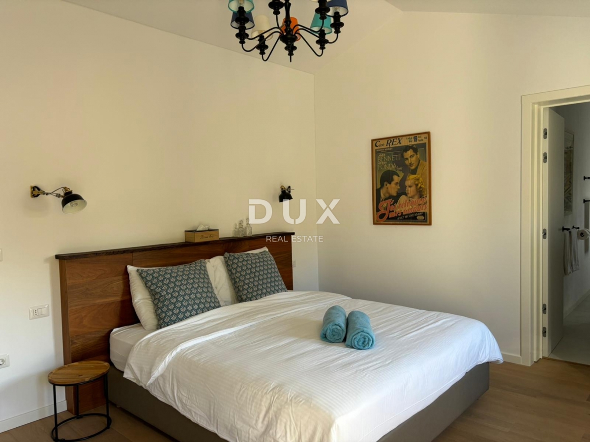 ISTRIA, PARENZO - Due case in stile rustico moderno con garage e un'offerta speciale!