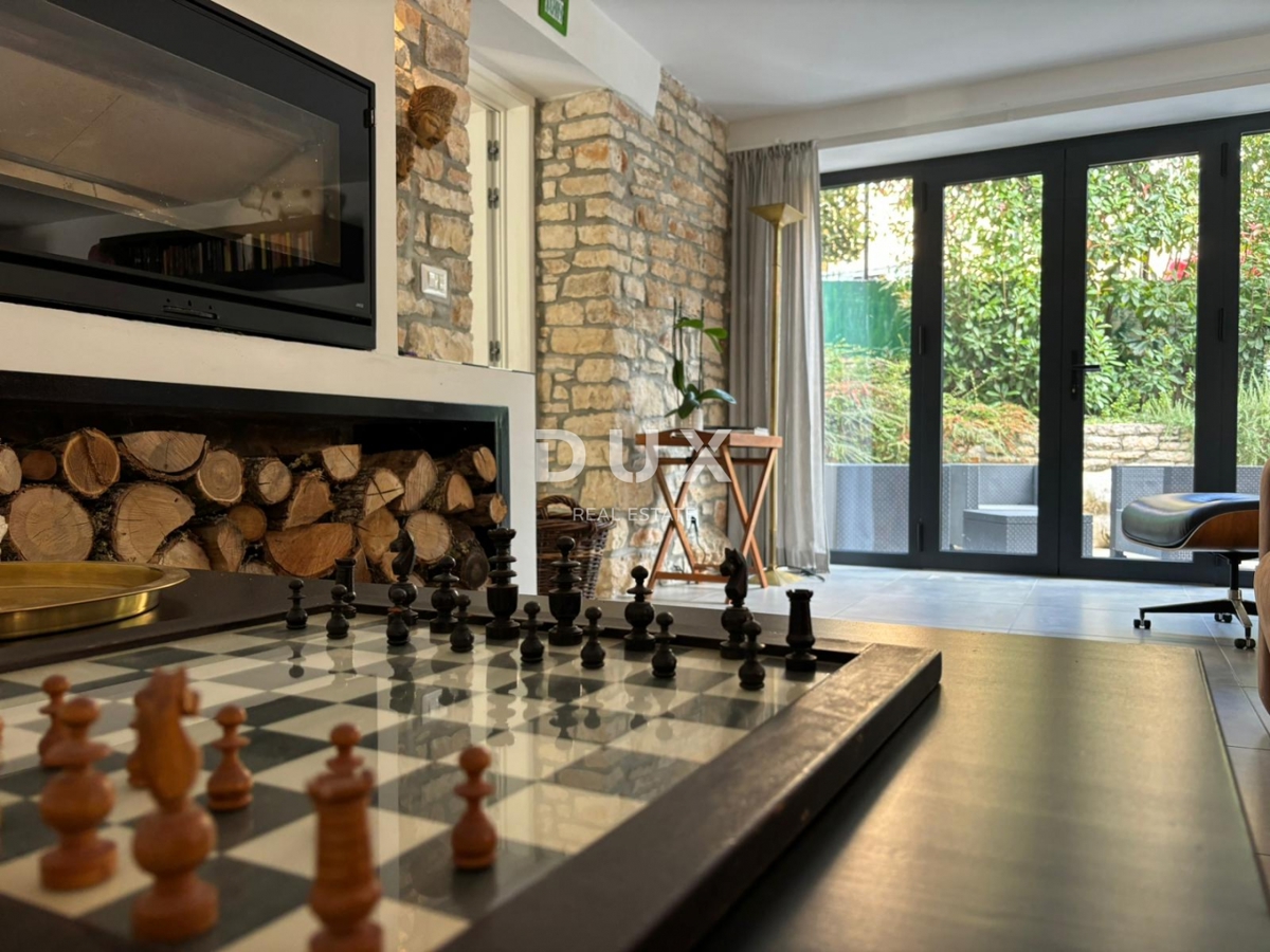 ISTRIA, PARENZO - Due case in stile rustico moderno con garage e un'offerta speciale!