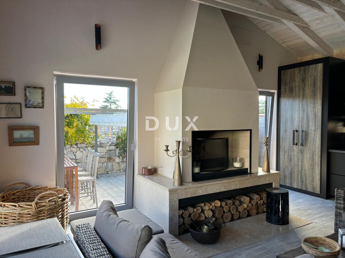 ISTRIA, PARENZO - Due case in stile rustico moderno con garage e un'offerta speciale!