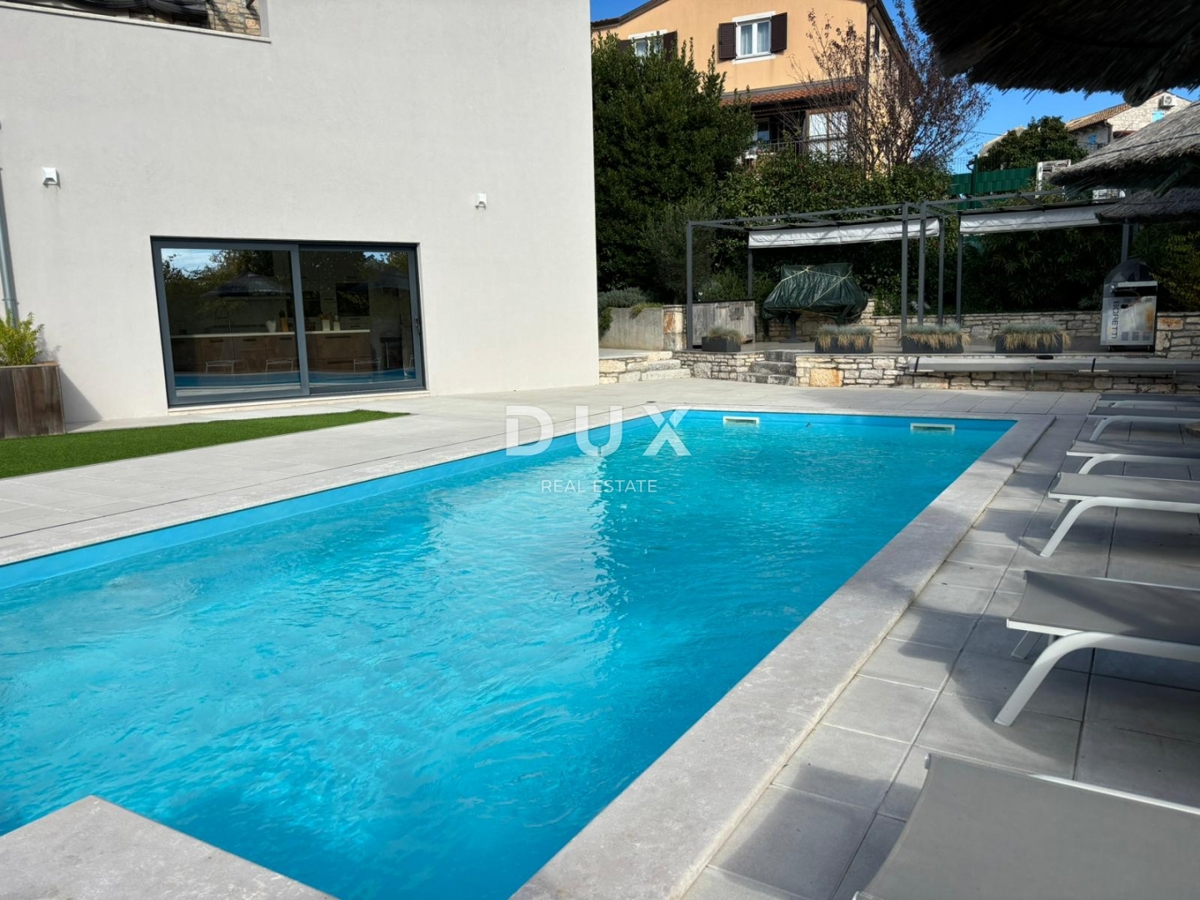 ISTRIA, PARENZO - Due case in stile rustico moderno con garage e un'offerta speciale!