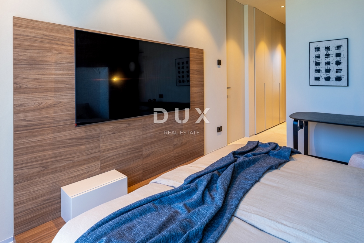 ISTRIA, PARENZO - Casa di lusso con piscina ai margini del villaggio