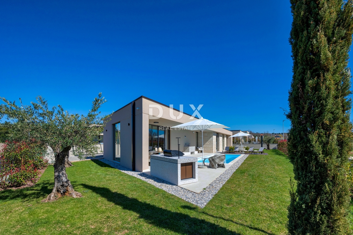 ISTRIA, PARENZO - Casa di lusso con piscina ai margini del villaggio