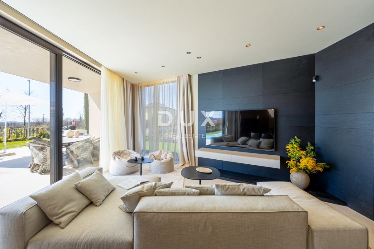 ISTRIA, PARENZO - Casa di lusso con piscina ai margini del villaggio